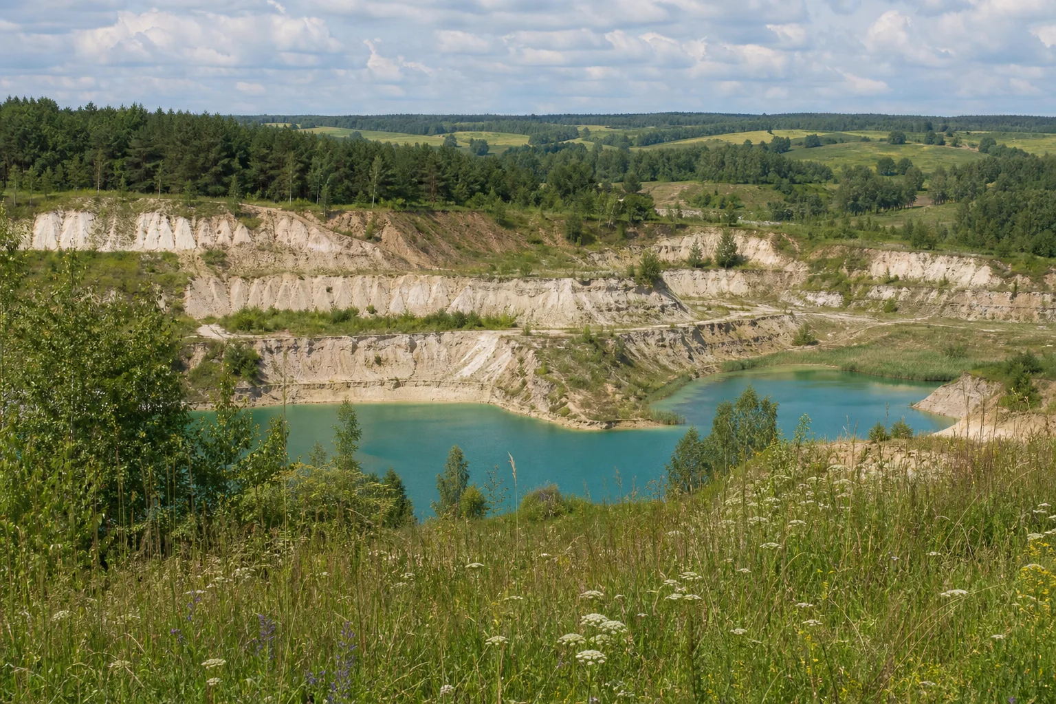 Красносельский, затопленные карьеры