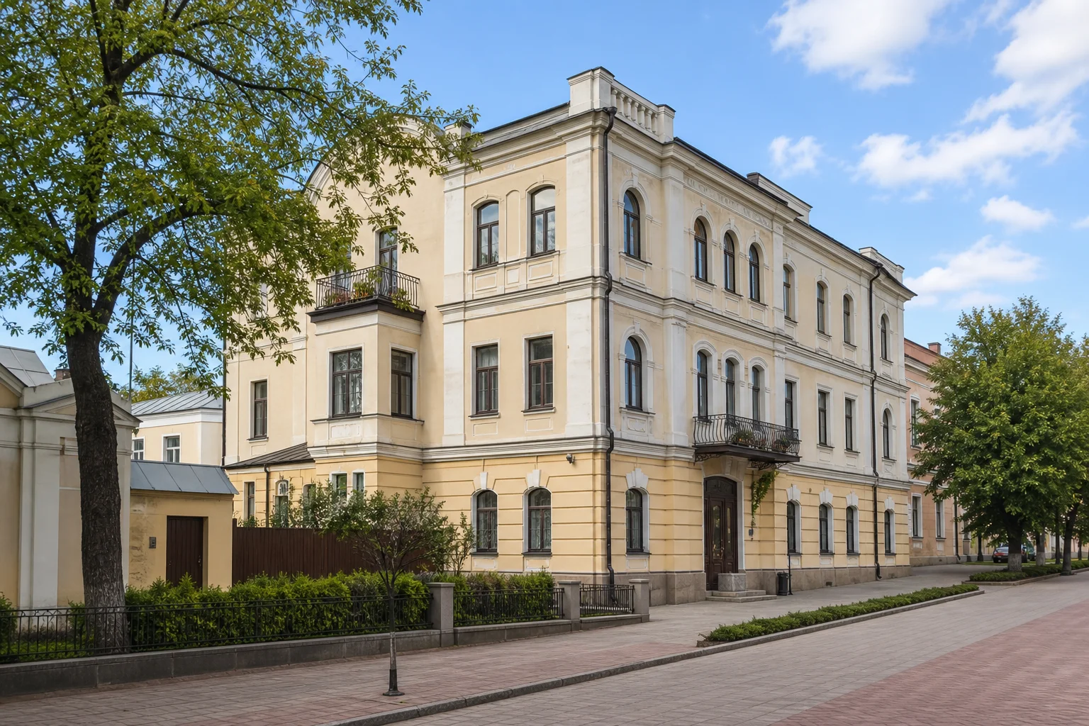 Минск. "Дом мертвых" на Максима Богдановича