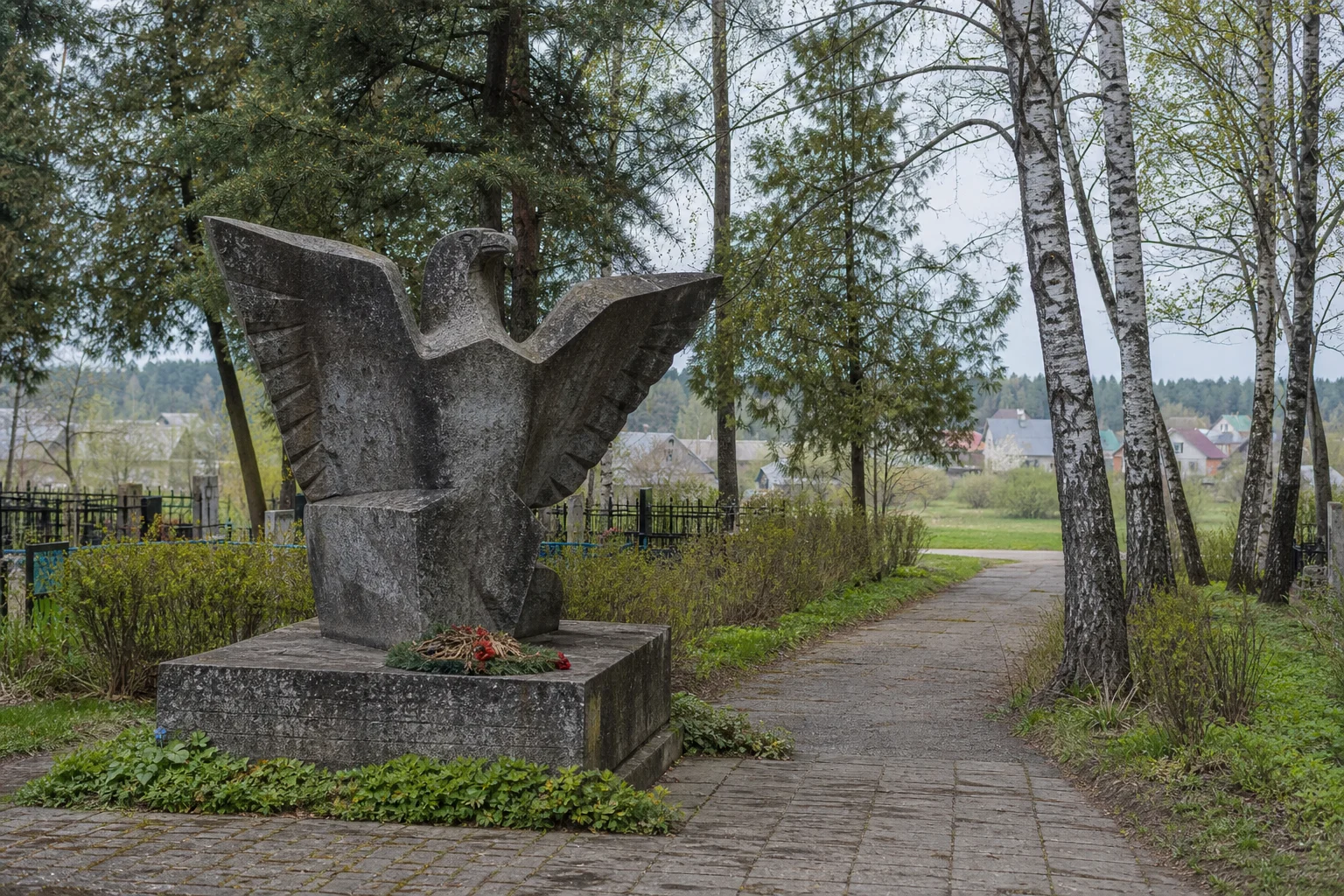 Памятник немецким солдатам «Каменный орёл» в Десятниках