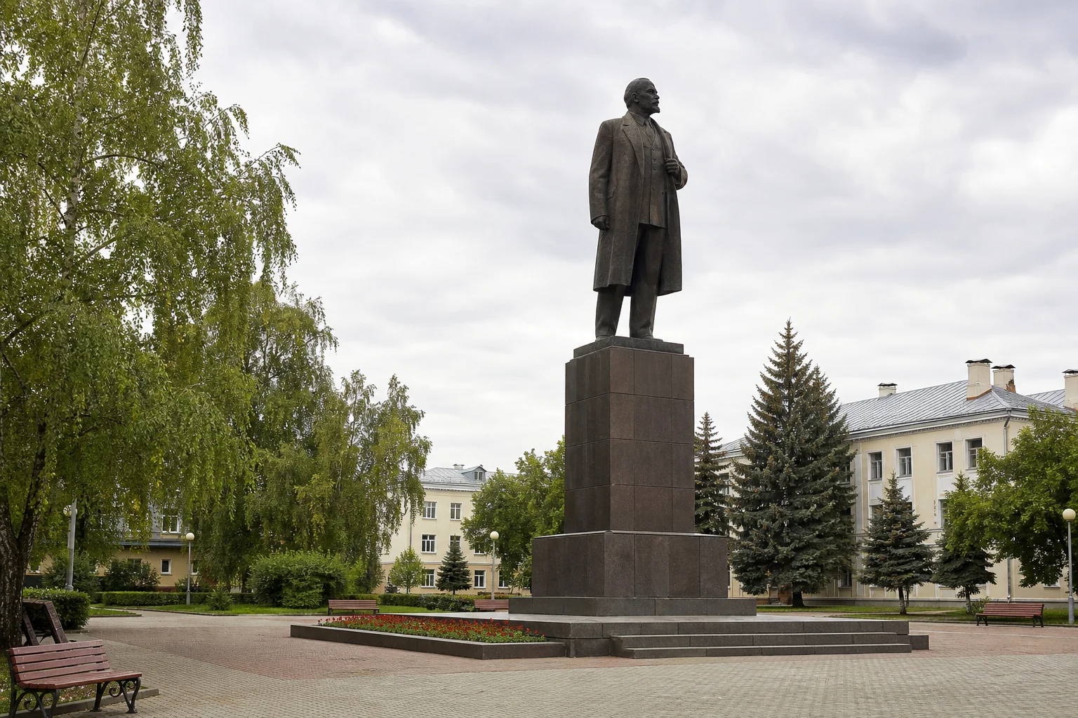 Памятник В.Ленину
