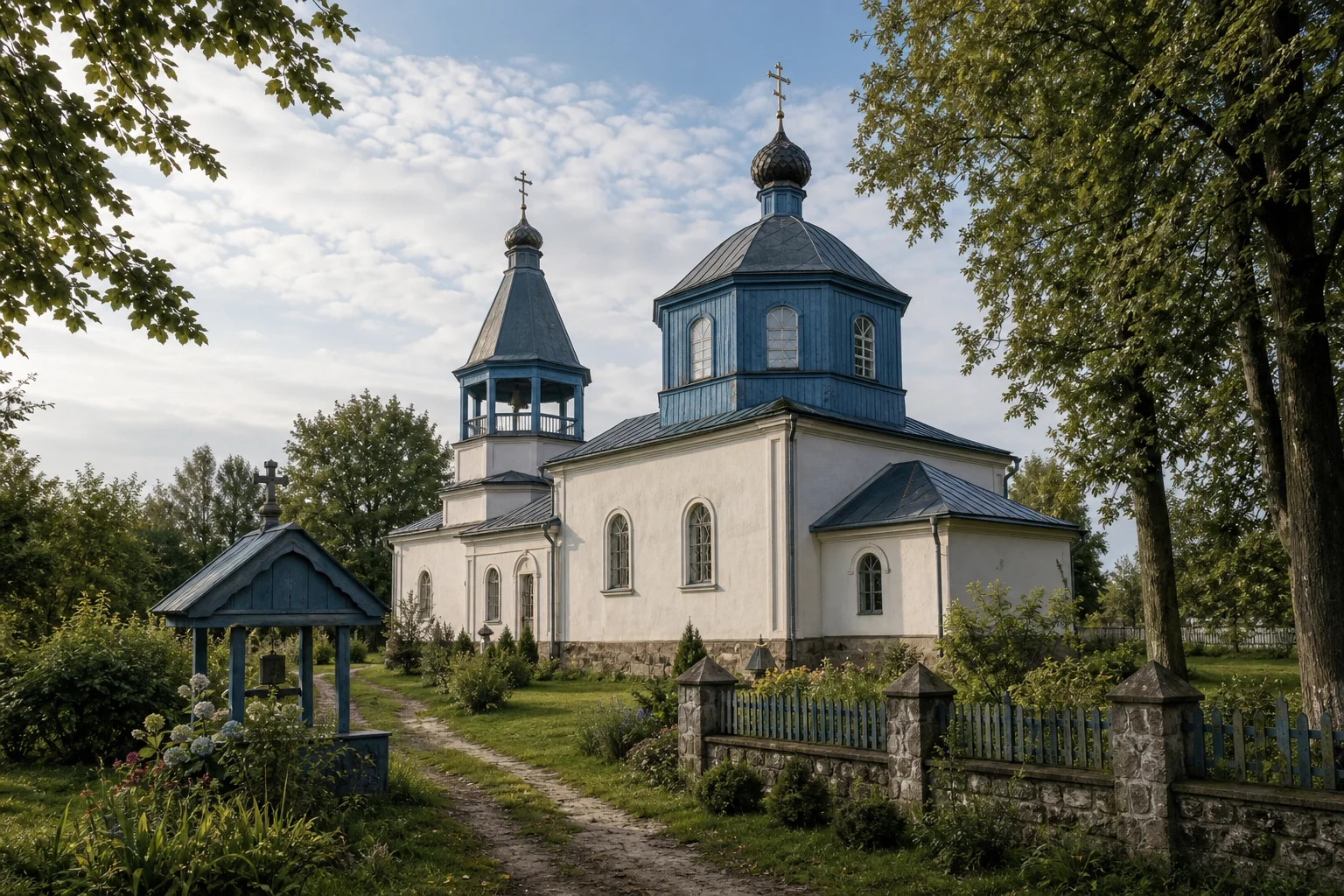 Треугольная церковь в деревне Большая Своротва