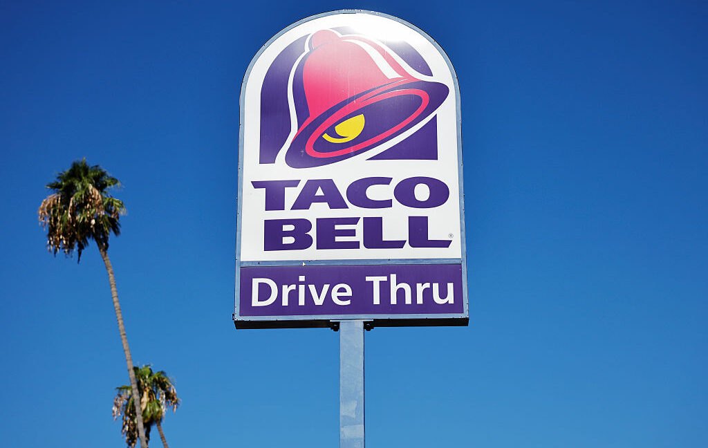 Салат в Taco Bell стал причиной вспышки циклоспороза в США