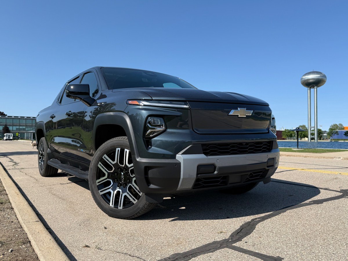 Chevrolet Silverado EV: низкие продажи американского электропикапа