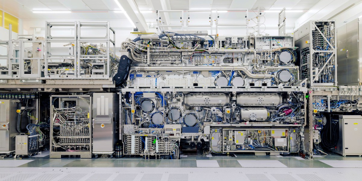 ASML представила машину для производства чипов за $400 млн