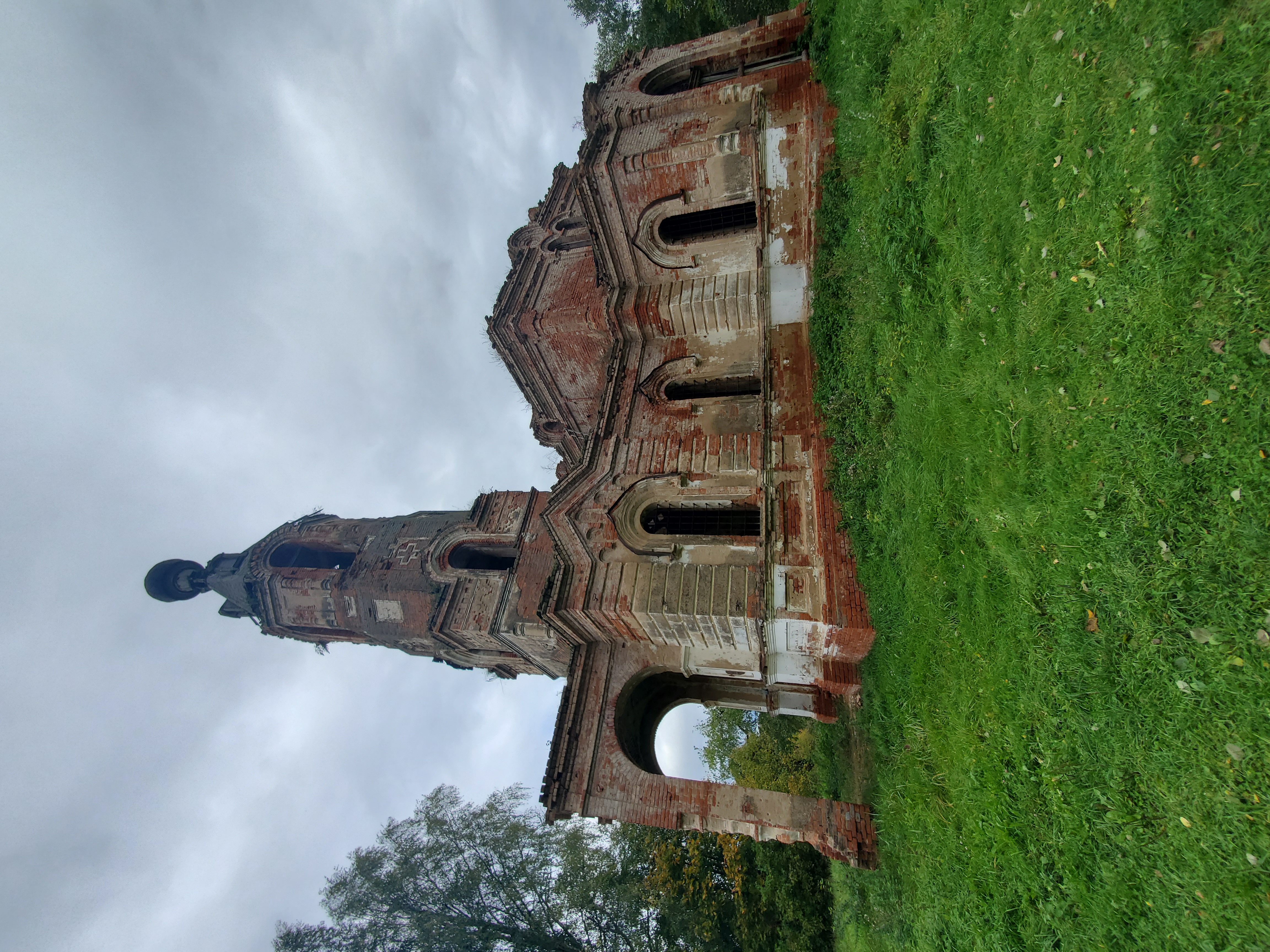 Слабодка (Слободка). Руины храма Святителя Николая Чудотворца