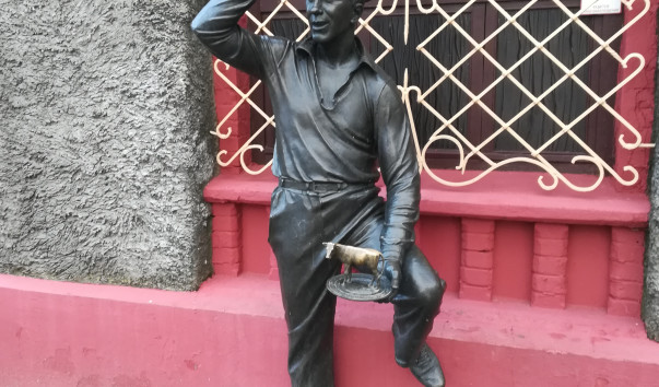 Памятник Шуре Балаганову в Бобруйске